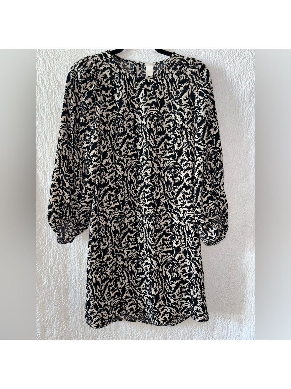 H&M Patterned Balloon-Sleeved Midi Dress